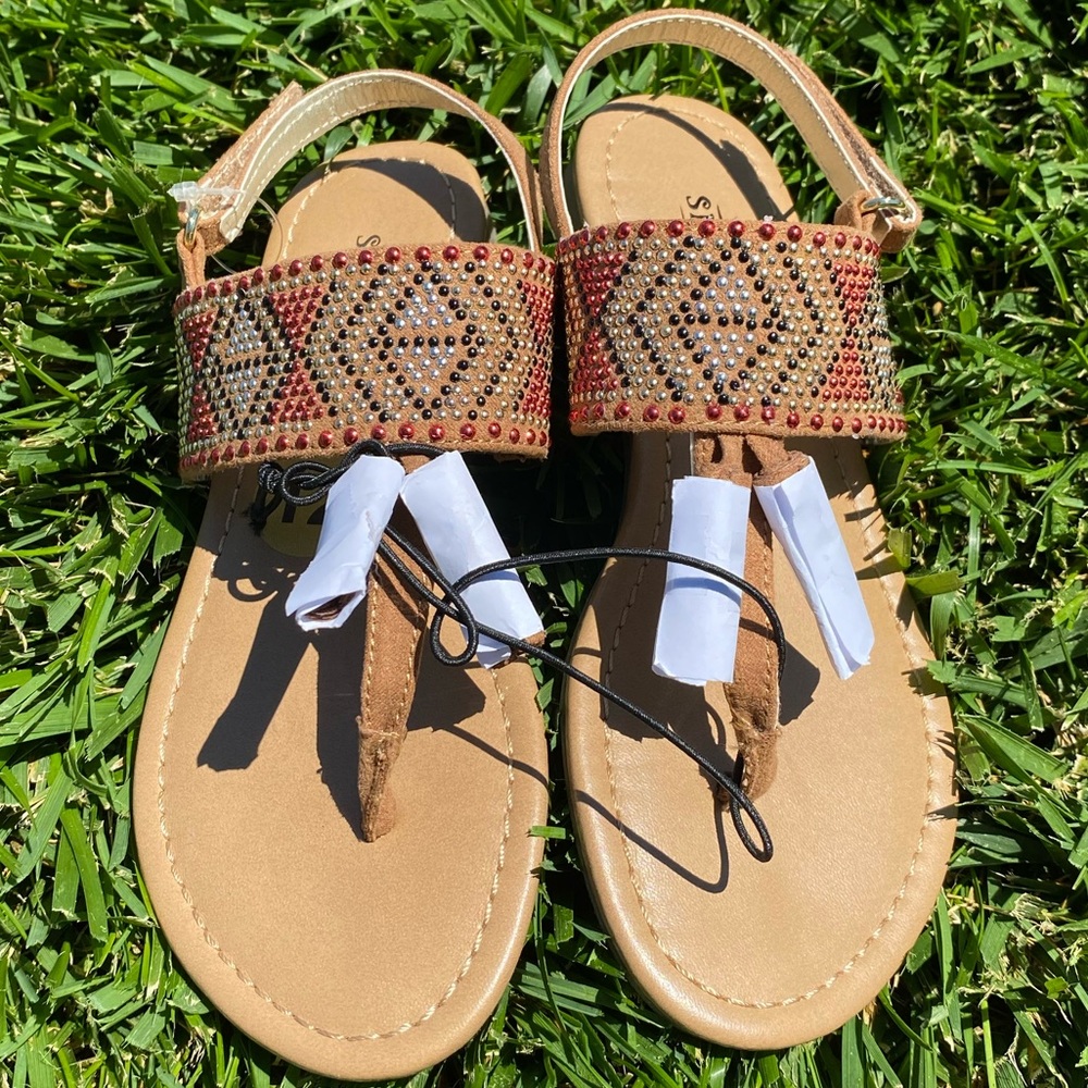 SE TCHELLES New Sandals with No Tags Size(12)Kids